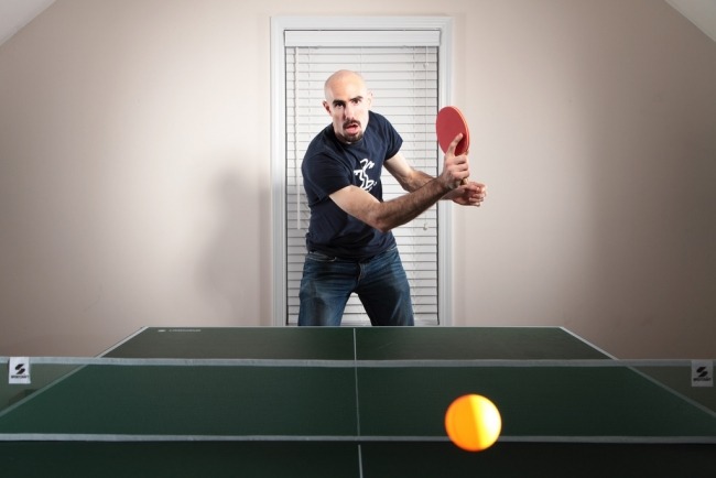 Einen Ball gut zurückzuspielen beim Ping Pong kann dein Spiel auf die nächste Stufe heben