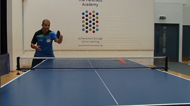 Ping Pong Video Tipps Video Tutorial mit Eli Baraty - Rückhandschlag