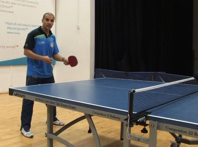 Wie man einen Vorhand-Topspin im Tischtennis ausführt mit Eli Baraty Pro Coach