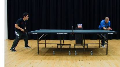 Pendulum-Aufschlag im Tischtennis Tutorial-Video mit Eli Baraty
