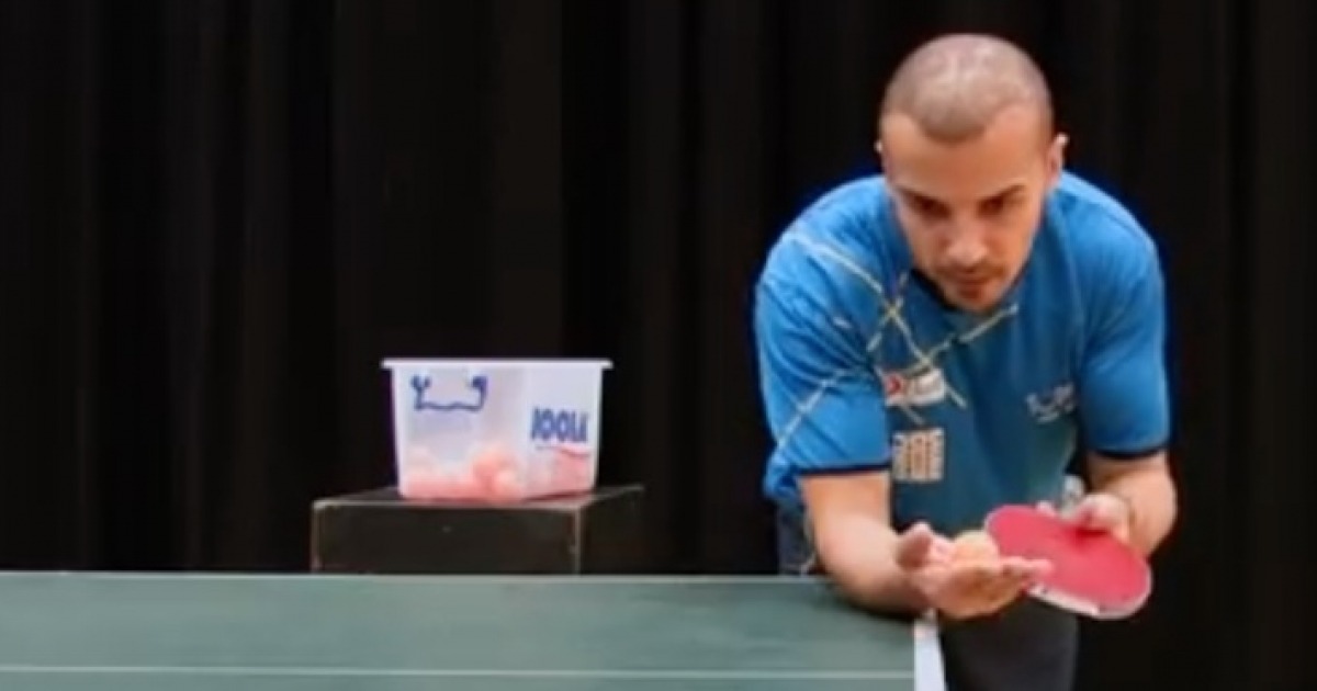 Wie man einen Tischtennisaufschlag macht von Eli Baraty