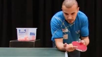 Wie man einen Tischtennisaufschlag macht von Eli Baraty